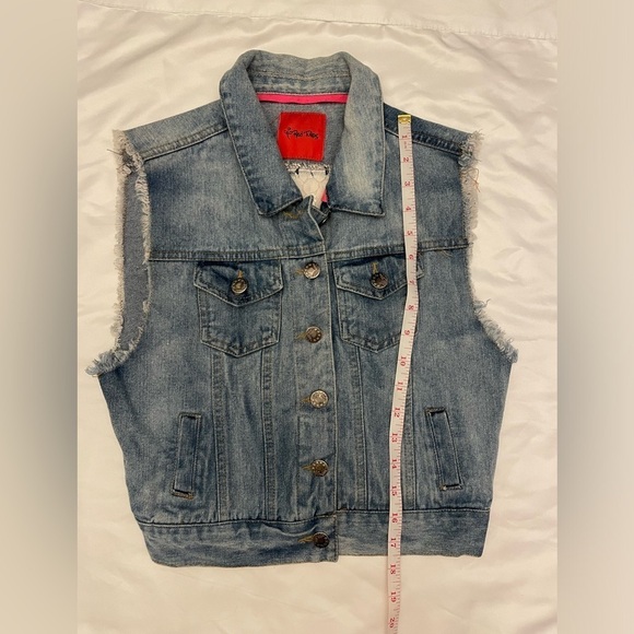 Red Tulips size large jean vest - Picture 10 of 13